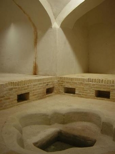 حمام 200 ساله هیو